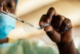 Somministrazione di vaccini in ANgola COPYRIGHT NOTICE © WHO / Booming - Carlos Cesar